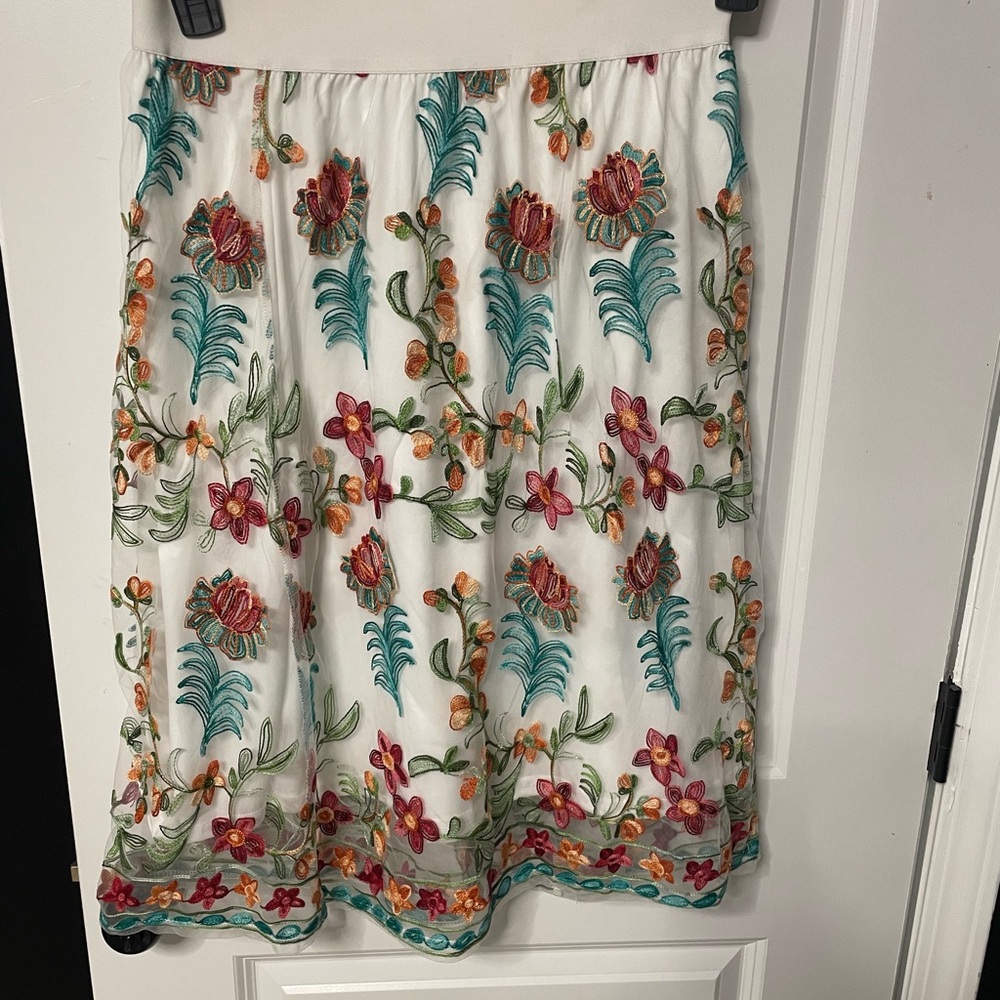 NWOT Magic White Skirt with Colorful Embroidery